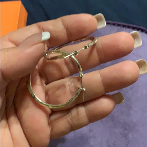 Silver hoops - Picture 3 of 3